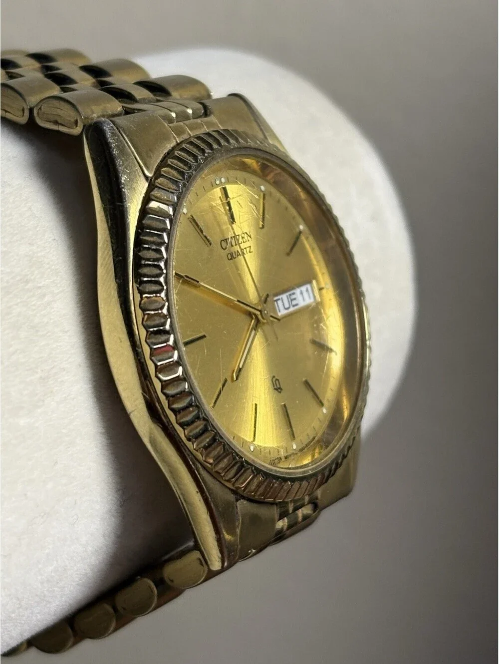 Vintage Citizen CQ Men's Day Date Presidental Watch Gold Tone - Running
